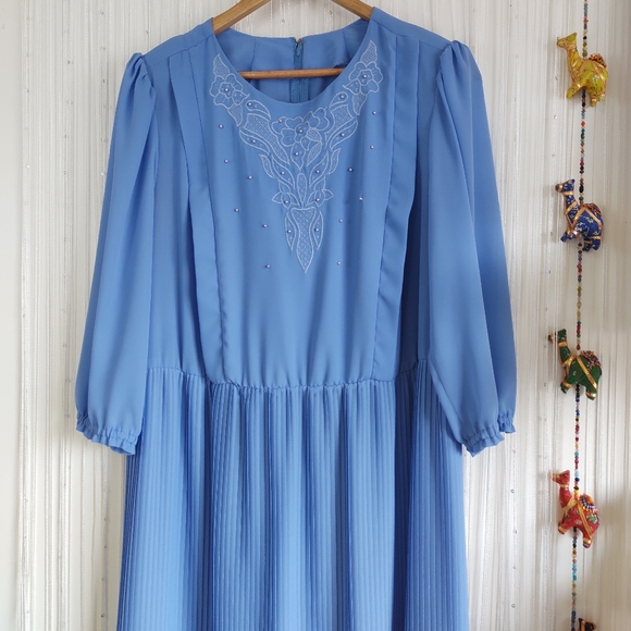 Vintage Blue Dress - Picture 5 of 11